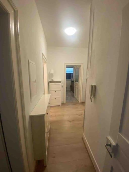 Gemuetliche Altbauwohnung In Ostendplatz *