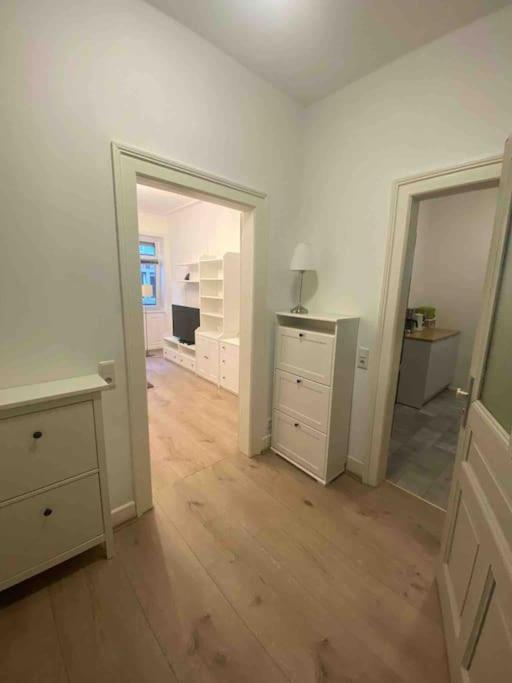 Gemuetliche Altbauwohnung In Ostendplatz Apartment *