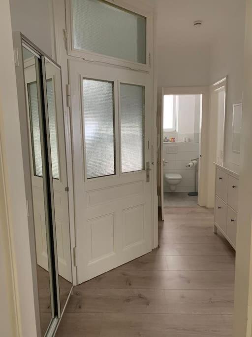 Gemuetliche Altbauwohnung In Ostendplatz