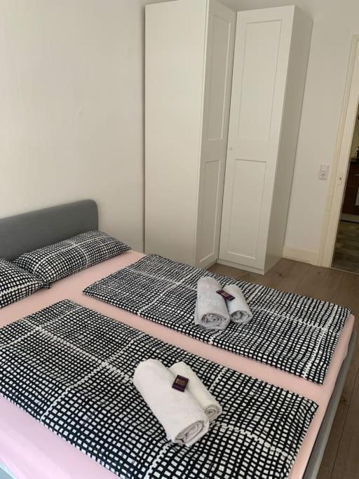 Apartment Gemuetliche Altbauwohnung In Ostendplatz