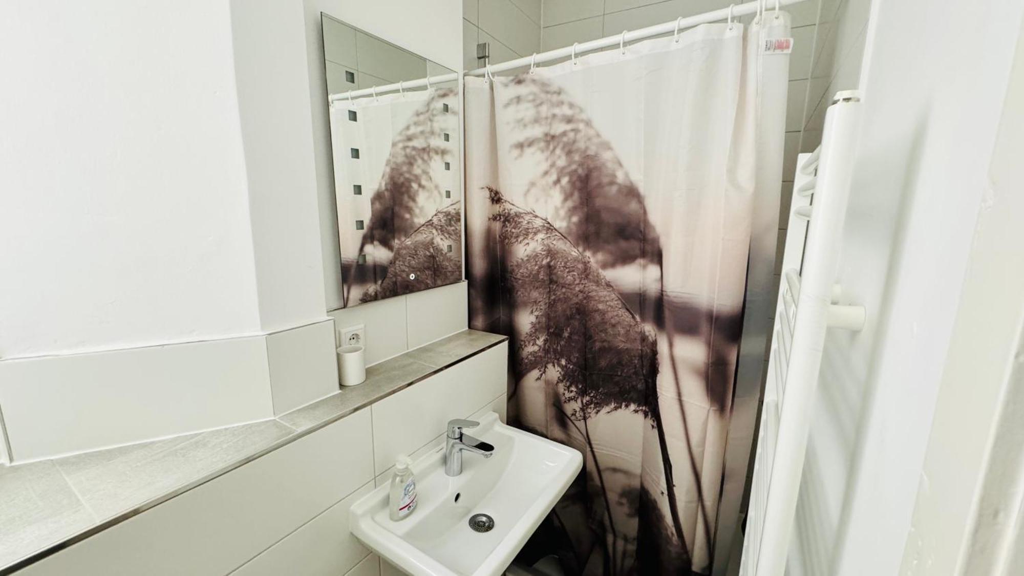 Gemuetliche Altbauwohnung In Ostendplatz Apartment *