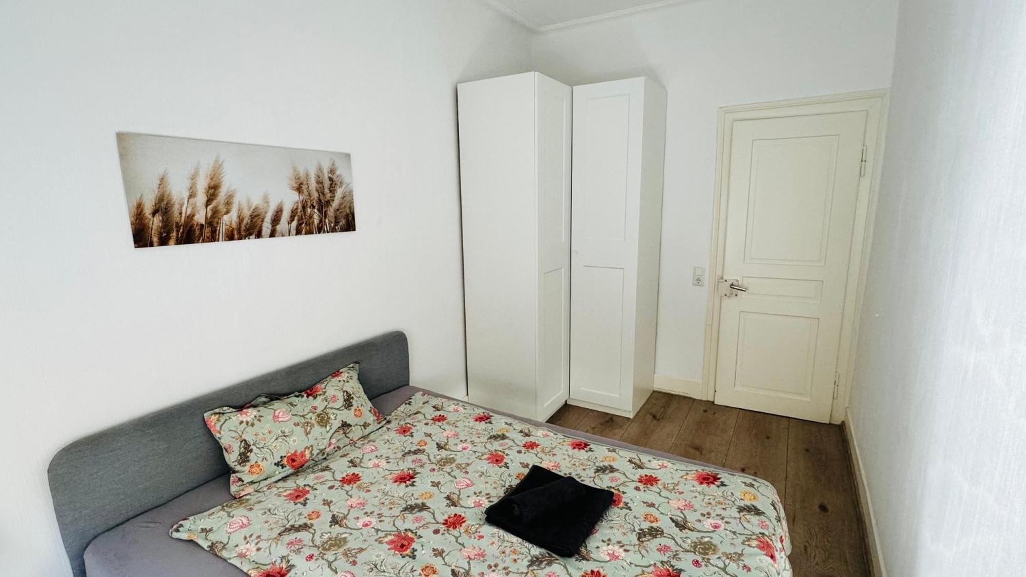 Apartment Gemuetliche Altbauwohnung In Ostendplatz *